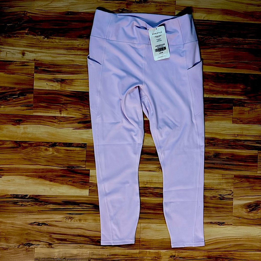 NWT Fabletics’s Oasis High Waisted Pockets 7/8 Size XL 12-14 Light Pink